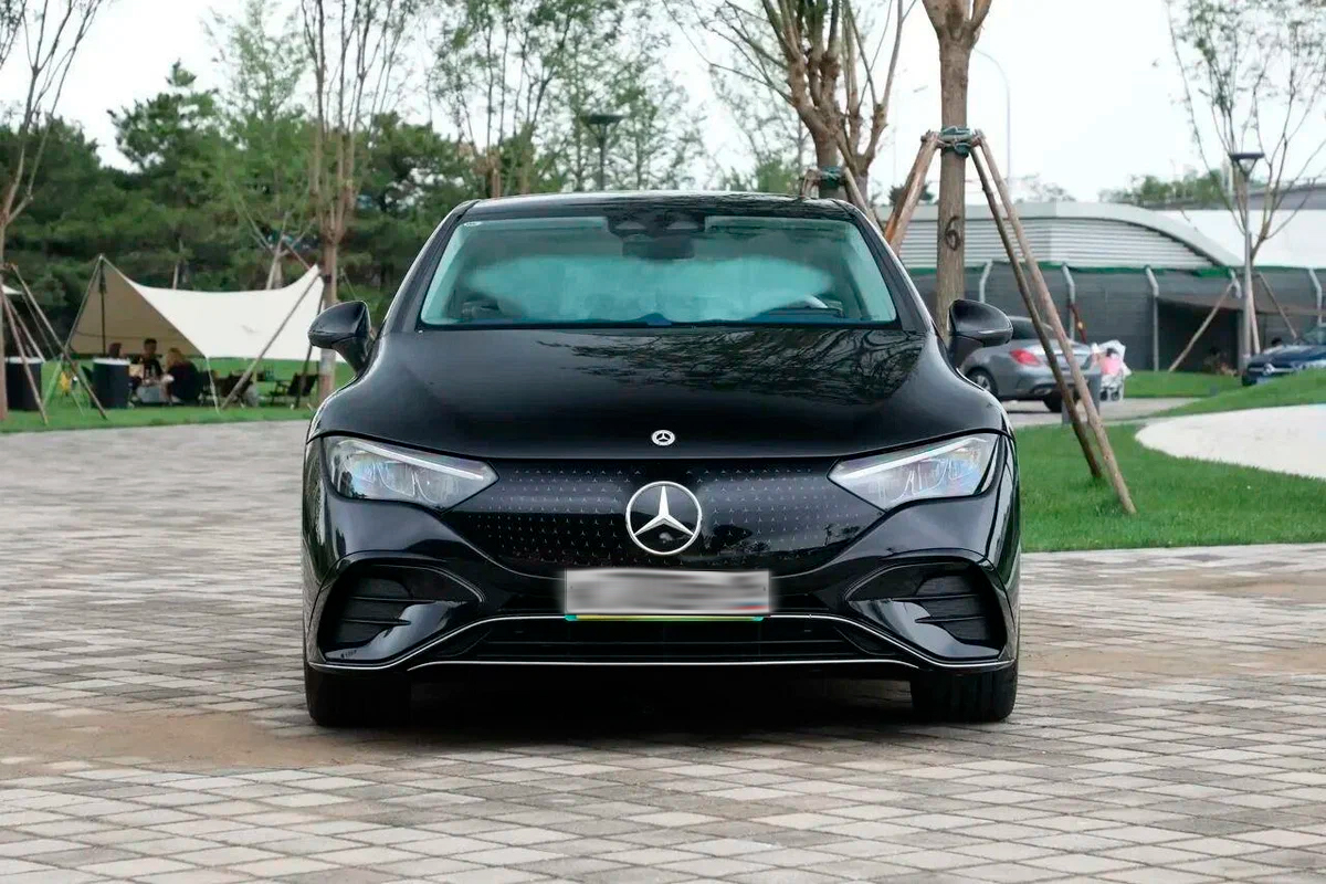 Аренда Mercedes EQE